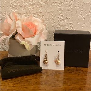 🔹 MICHAEL KORS Earrings 🔹